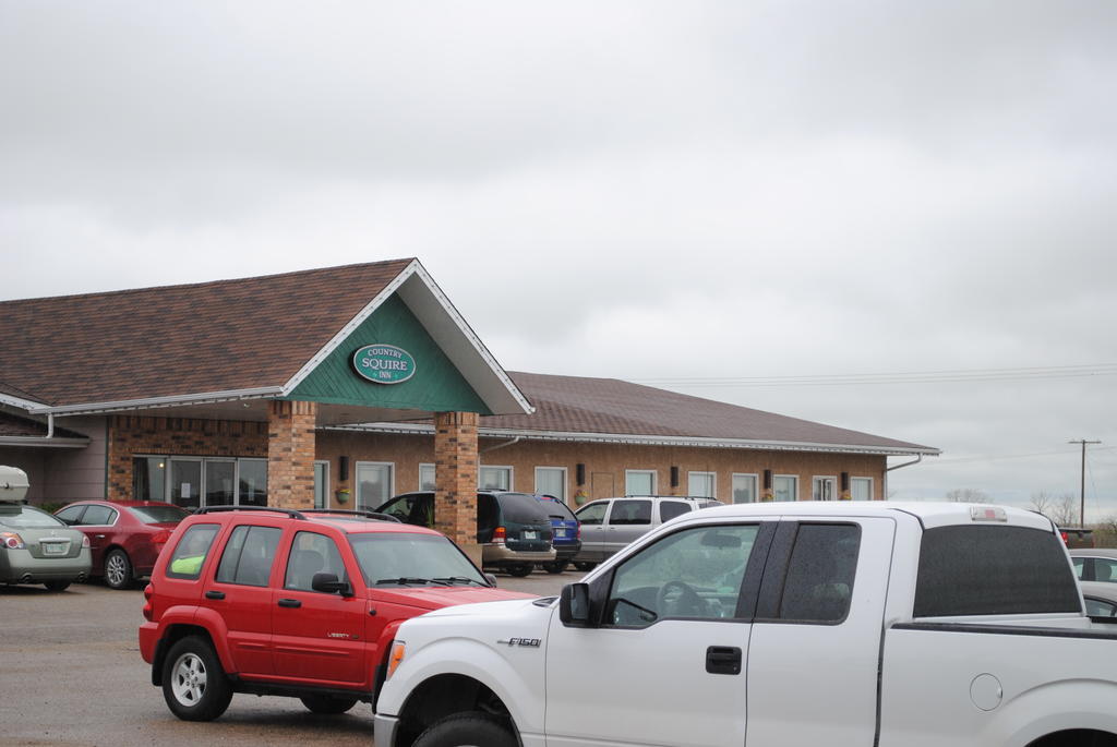 Moosomin Country Squire Inn Exterior photo